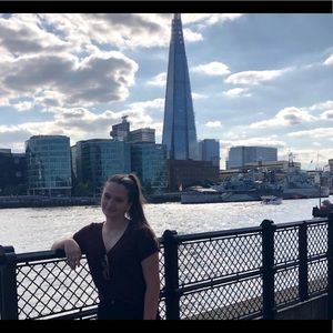 Meet your Posher, Julia